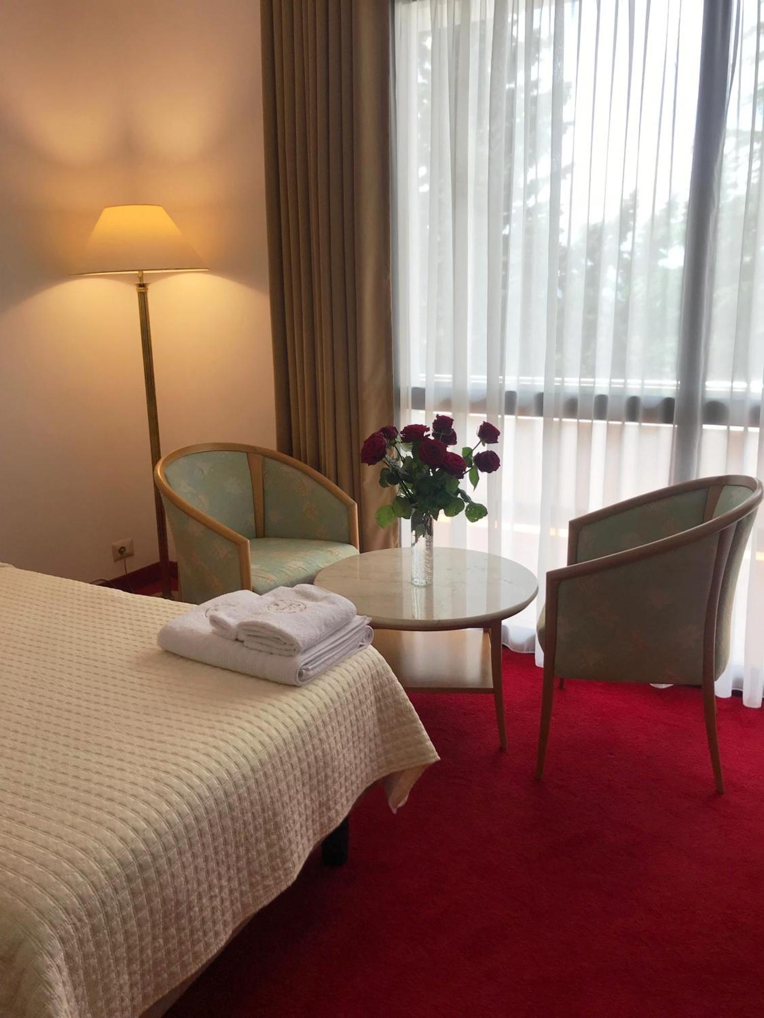 Chateau Linza Resort Tirana Extérieur photo