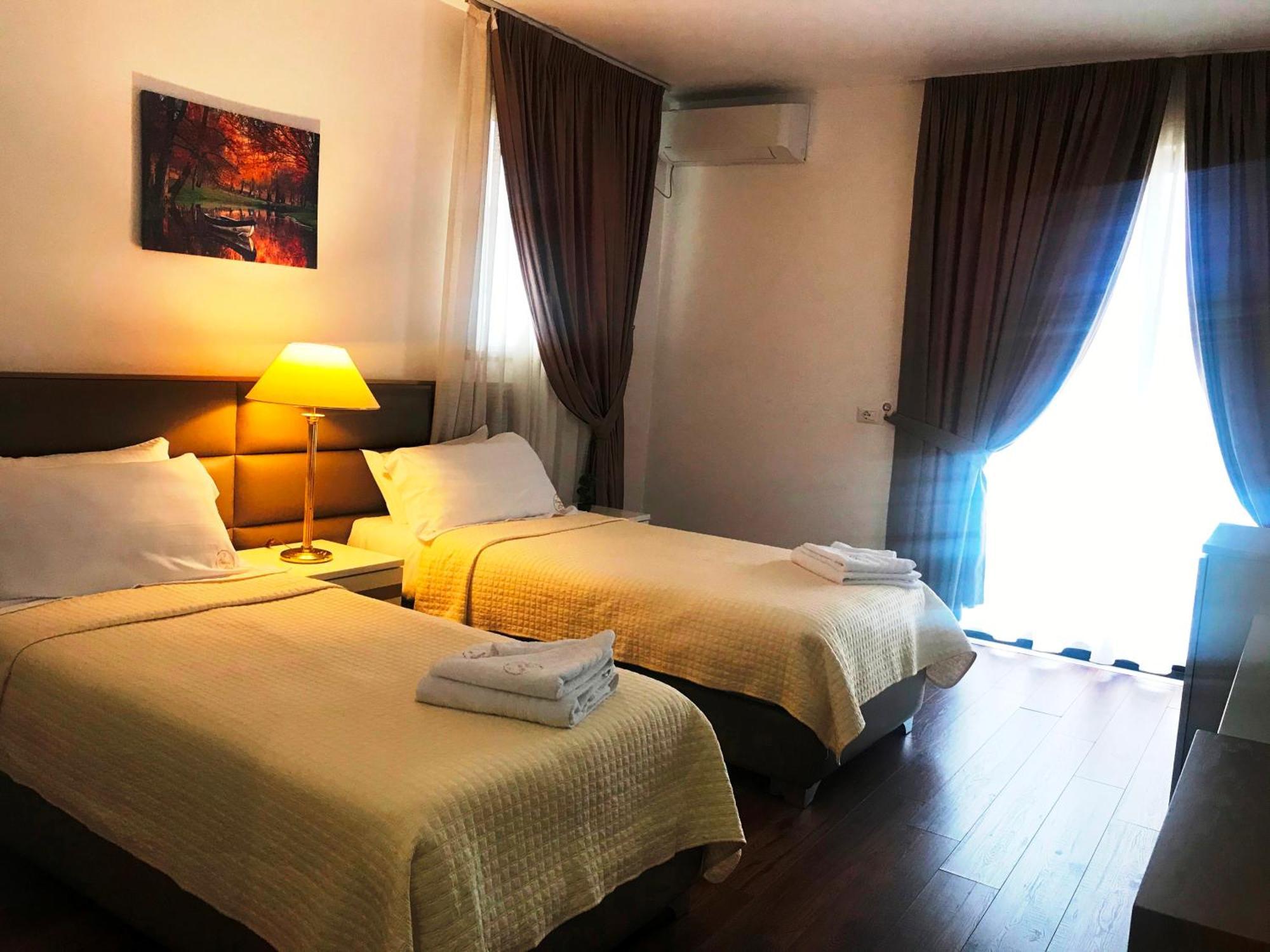 Chateau Linza Resort Tirana Extérieur photo