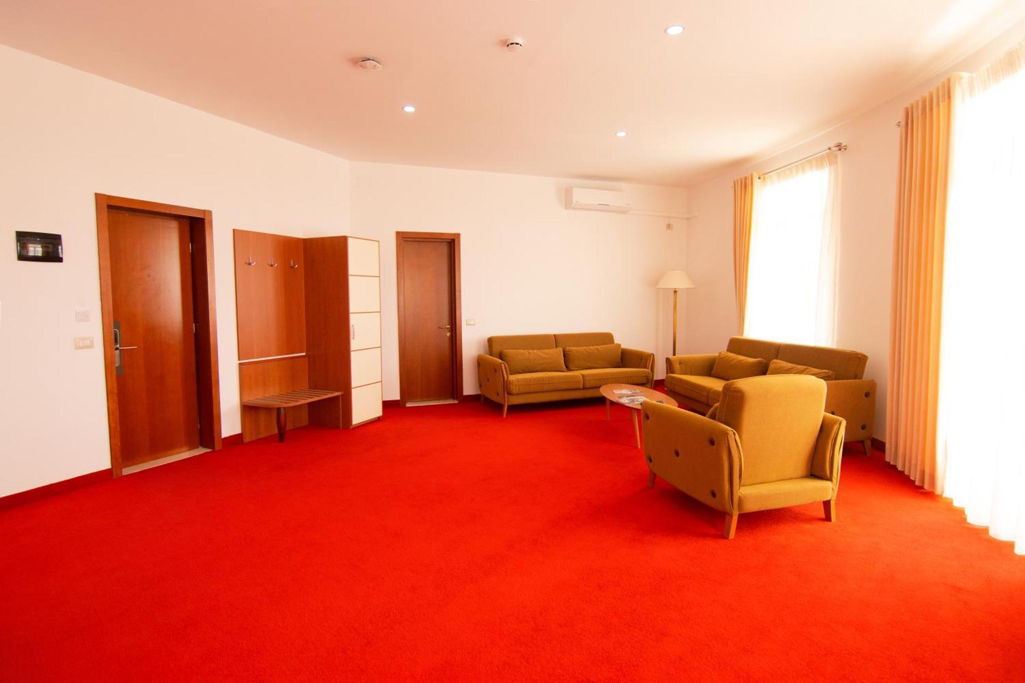 Chateau Linza Resort Tirana Extérieur photo