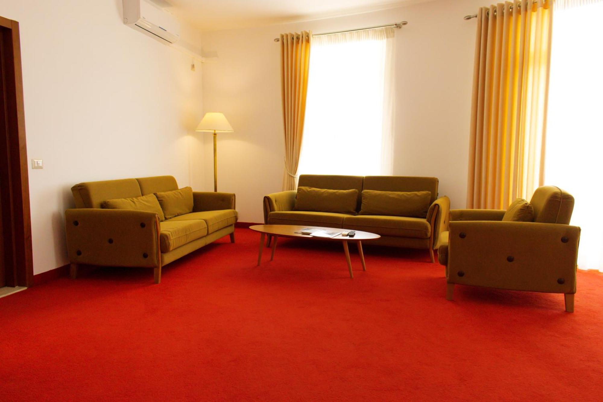 Chateau Linza Resort Tirana Extérieur photo