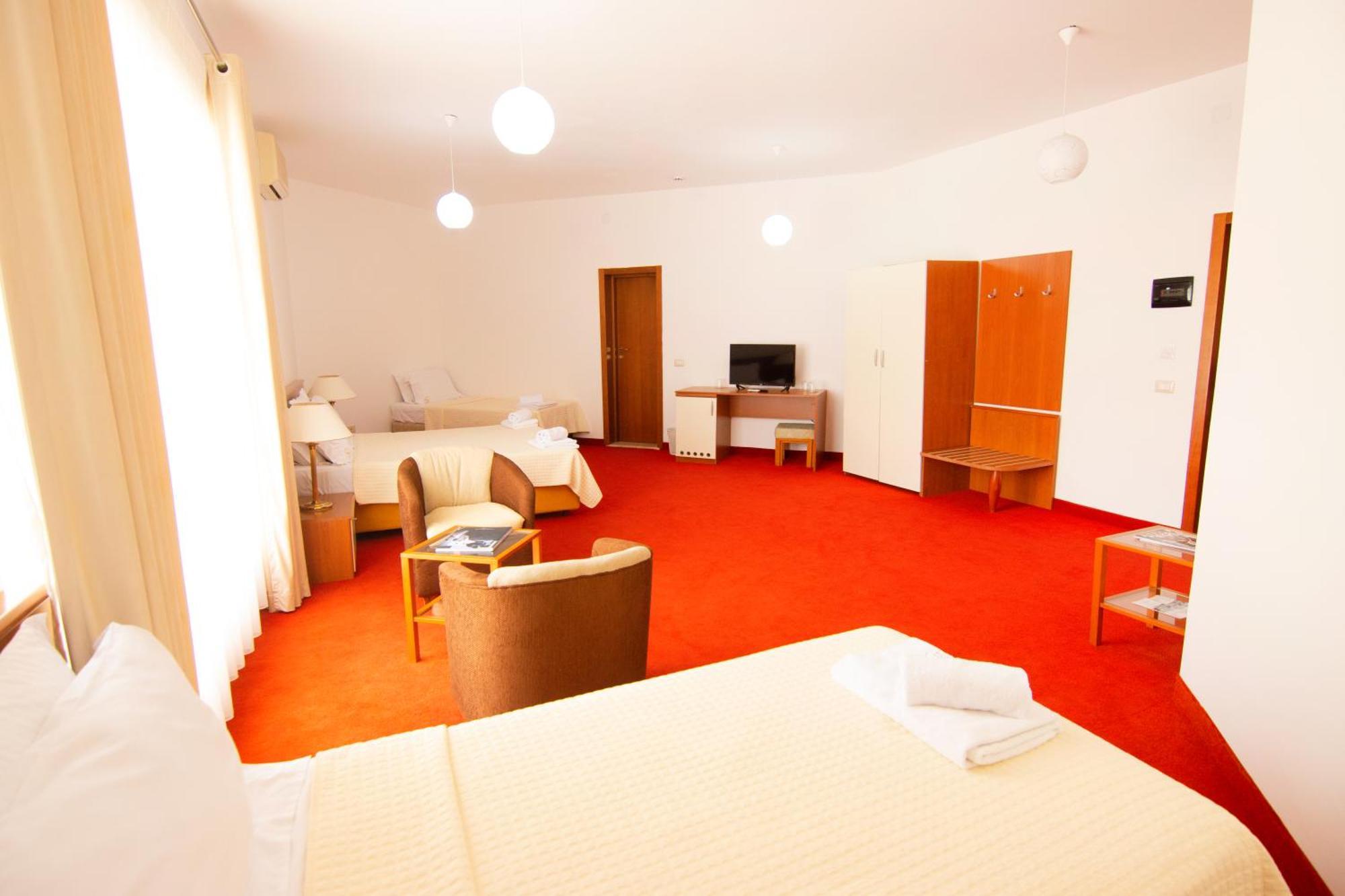 Chateau Linza Resort Tirana Extérieur photo